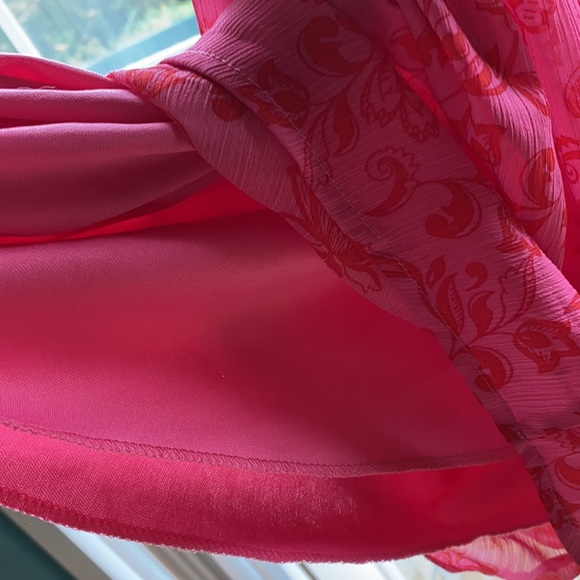 Pink and red floral romper from Francescas size USM - Picture 9 of 9